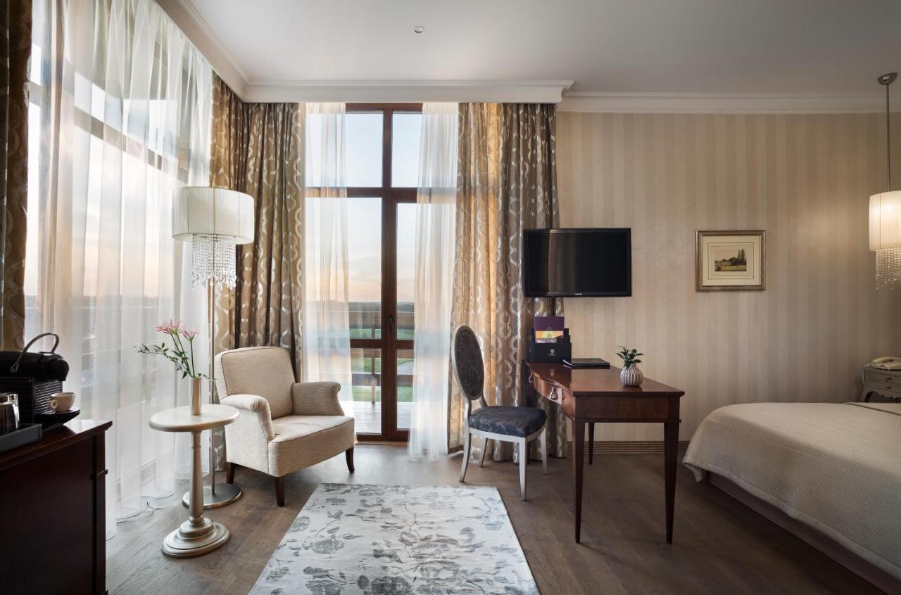 Superior Golf And Spa Resort Kharkov Luaran gambar