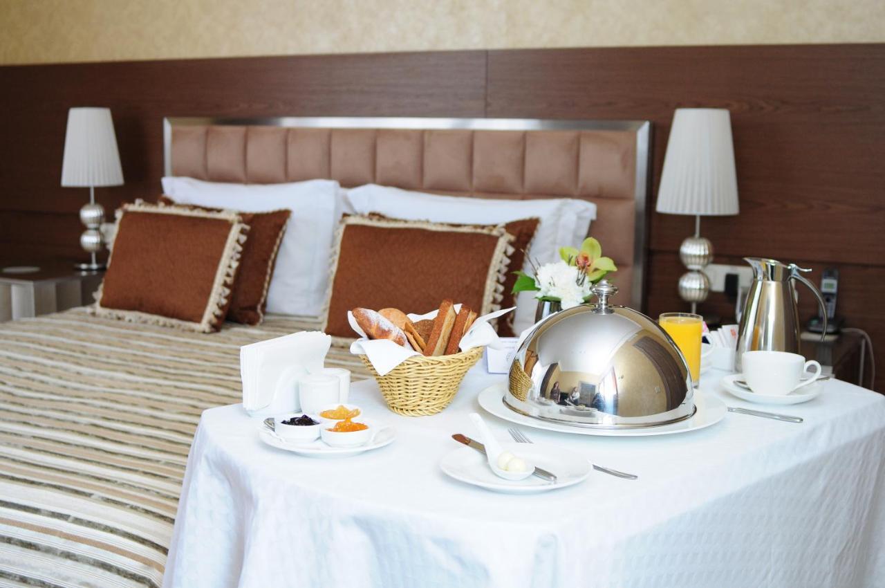 Superior Golf And Spa Resort Kharkov Bilik gambar